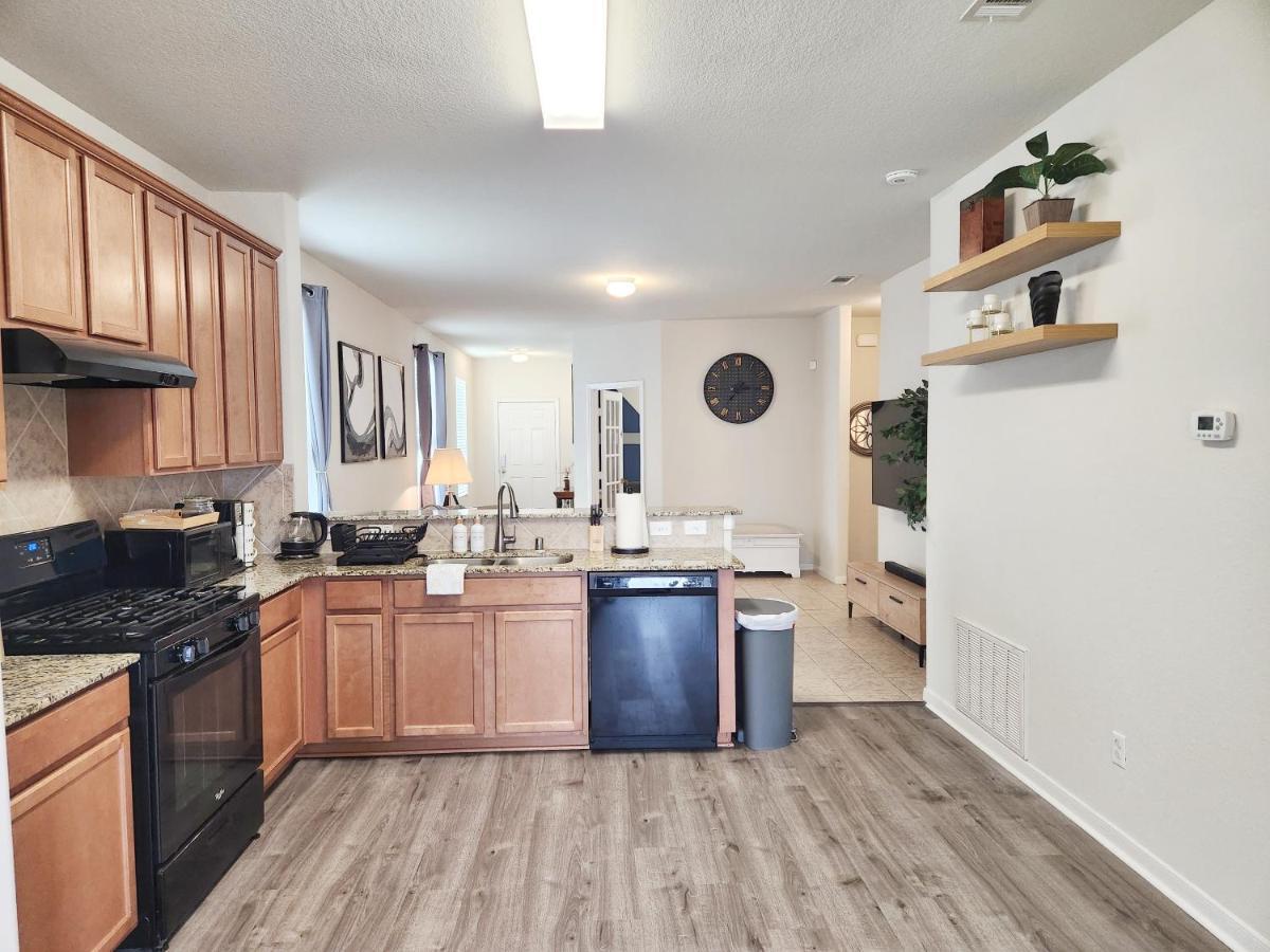 4 Bedroom Home Near Downtown Med Center Nrg Stadium Pearland Skyview Long By Ion Rentals Houston Zewnętrze zdjęcie
