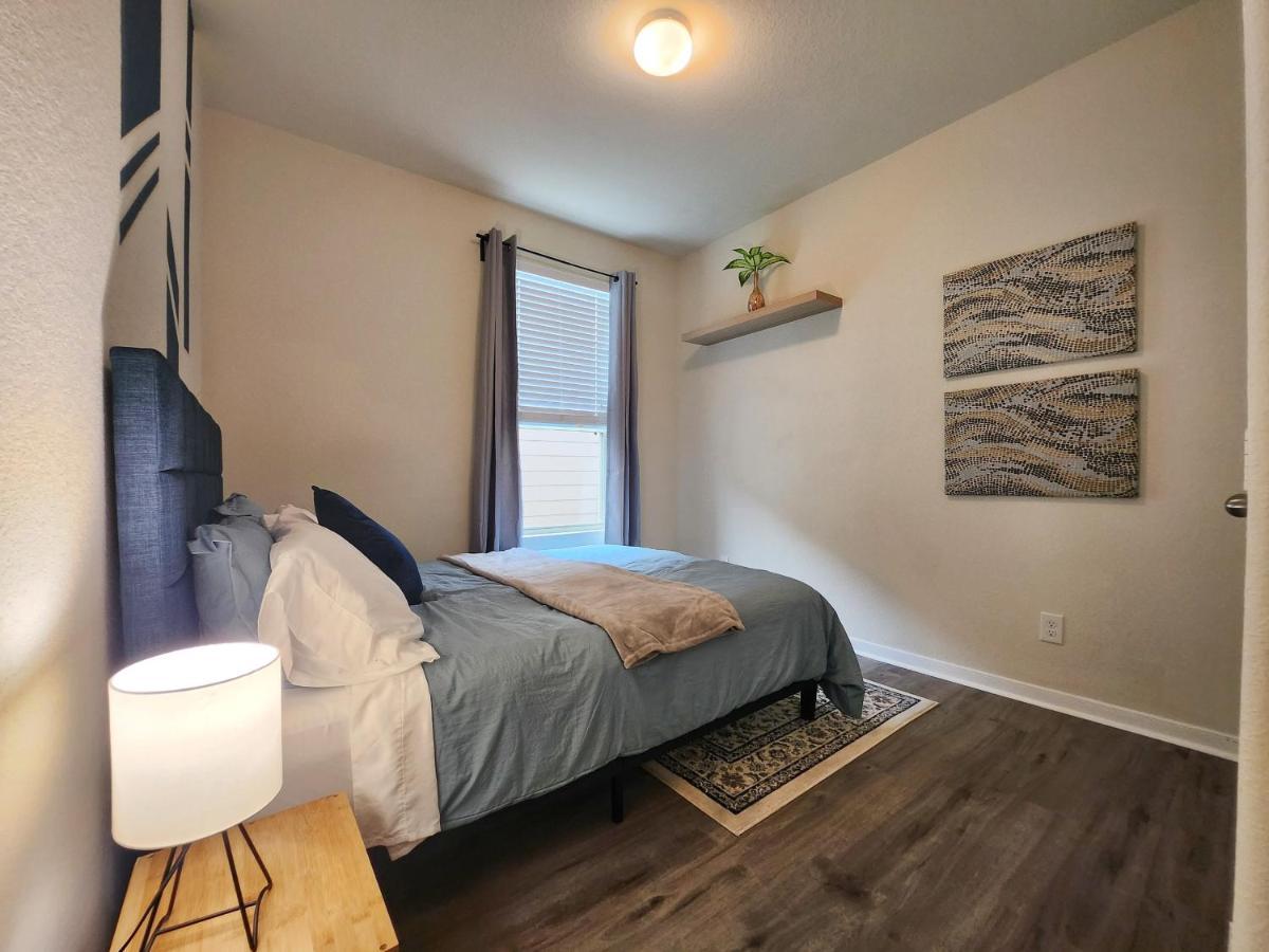 4 Bedroom Home Near Downtown Med Center Nrg Stadium Pearland Skyview Long By Ion Rentals Houston Zewnętrze zdjęcie