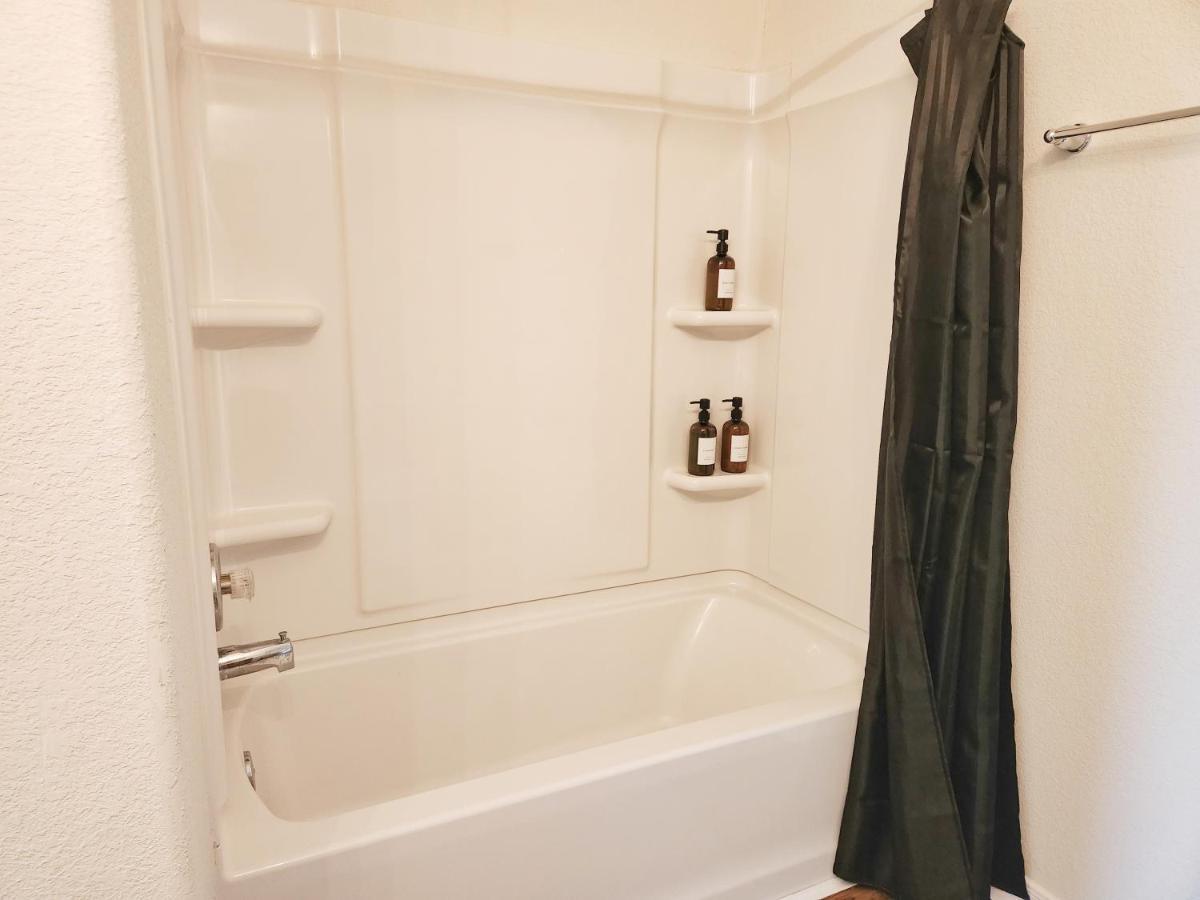 4 Bedroom Home Near Downtown Med Center Nrg Stadium Pearland Skyview Long By Ion Rentals Houston Zewnętrze zdjęcie
